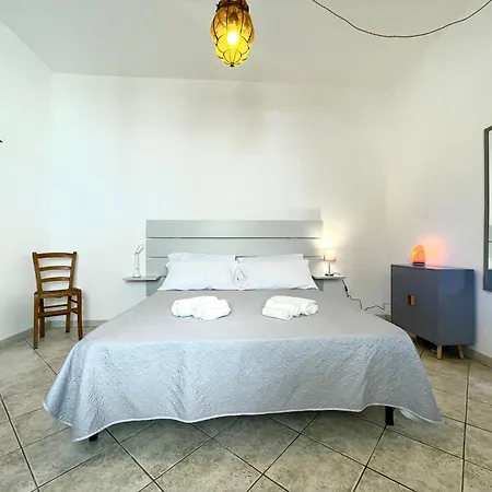 Le Corti Sarde 102 *